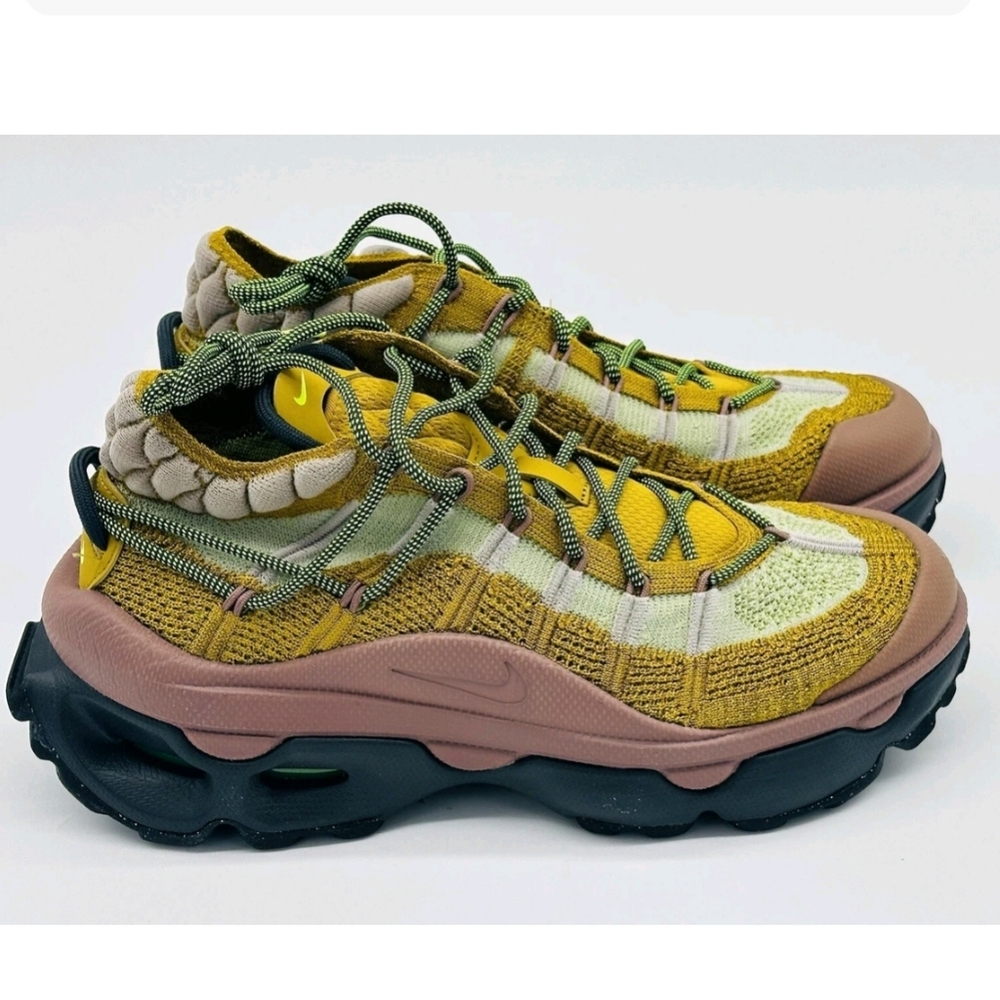 Nike Airmax Flyknit Venture Bronzine 2024, Sz 6